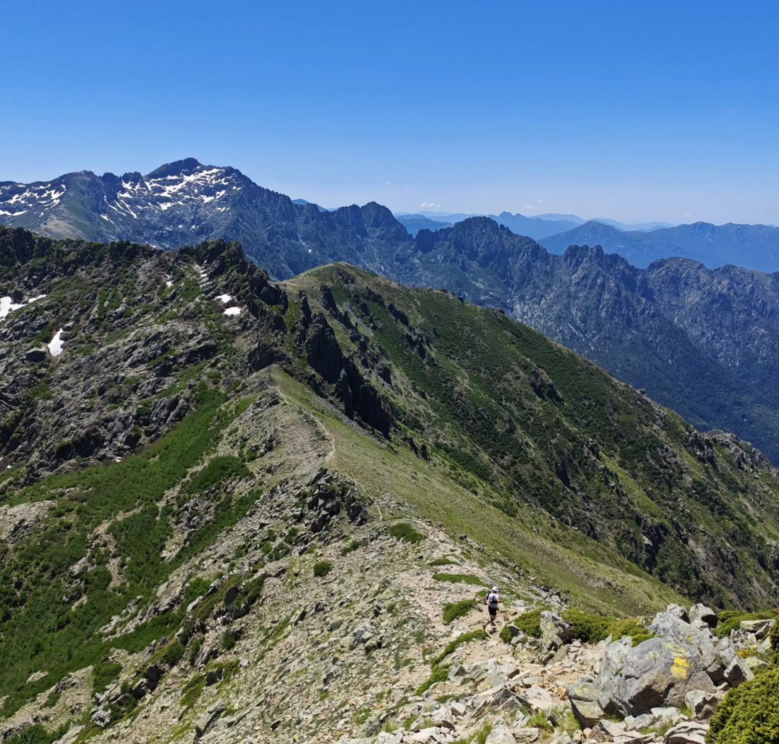Maxime et Benjamin en entraînement sur le GR20 en Corse